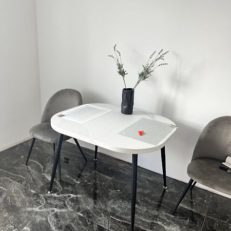 Люкс Апартаменти В Жкарена Та Жк Great House Rivne Ngoại thất bức ảnh