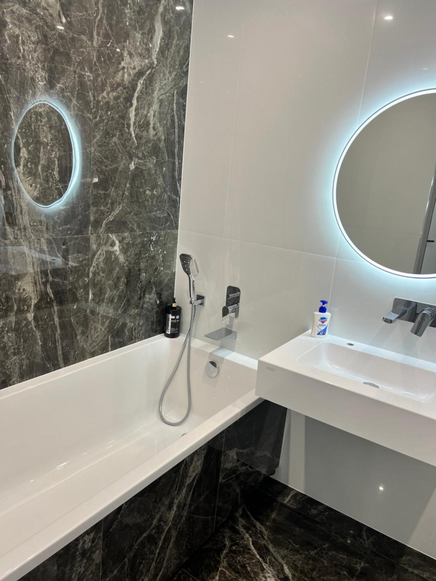 Люкс Апартаменти В Жкарена Та Жк Great House Rivne Ngoại thất bức ảnh