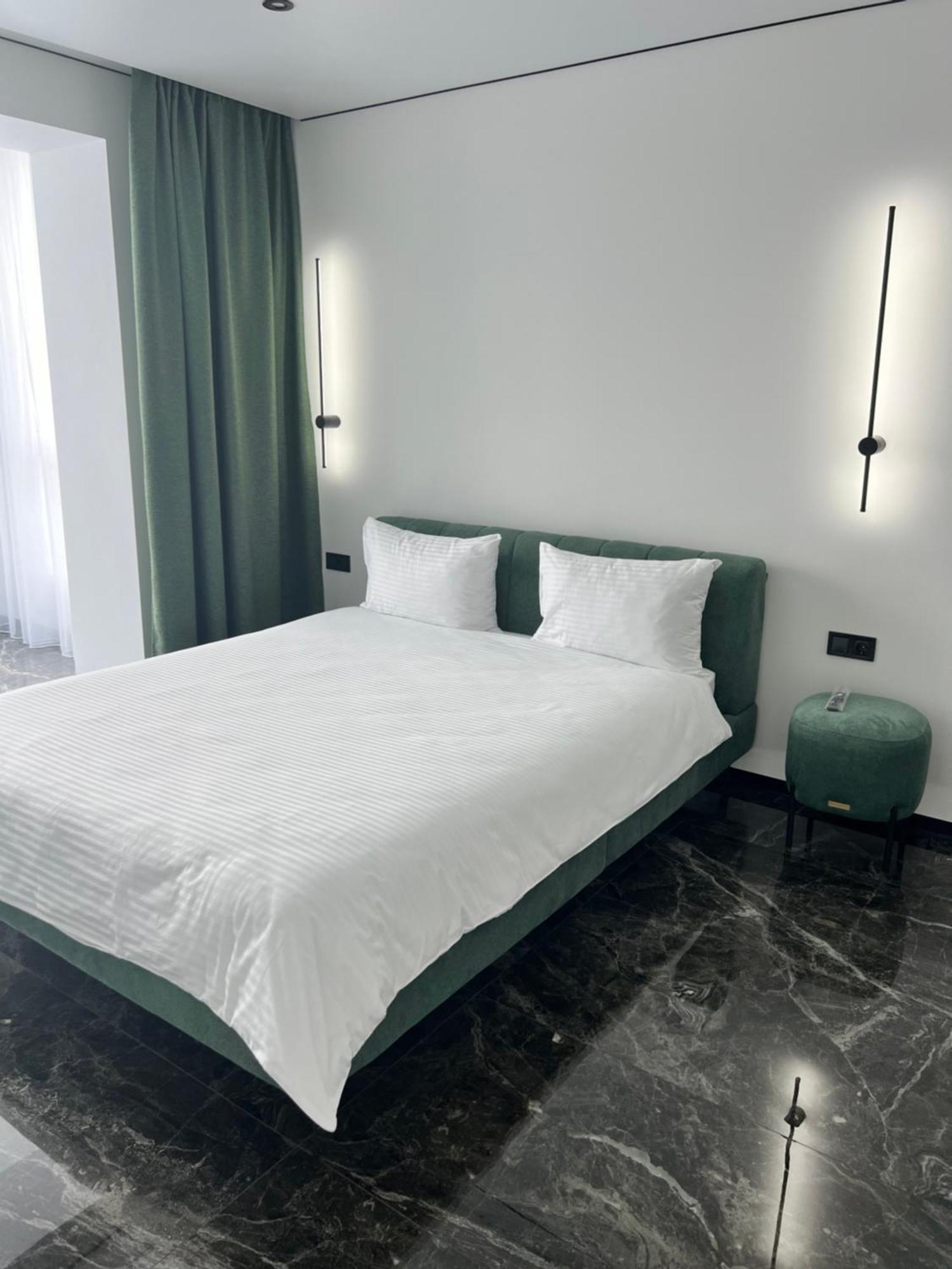 Люкс Апартаменти В Жкарена Та Жк Great House Rivne Ngoại thất bức ảnh